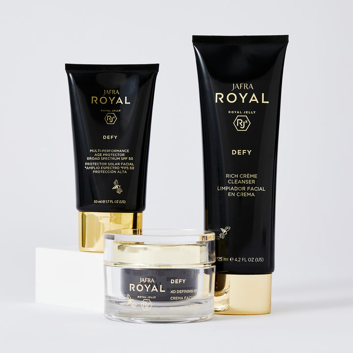 JAFRA ROYAL Defy Necessities Bundle