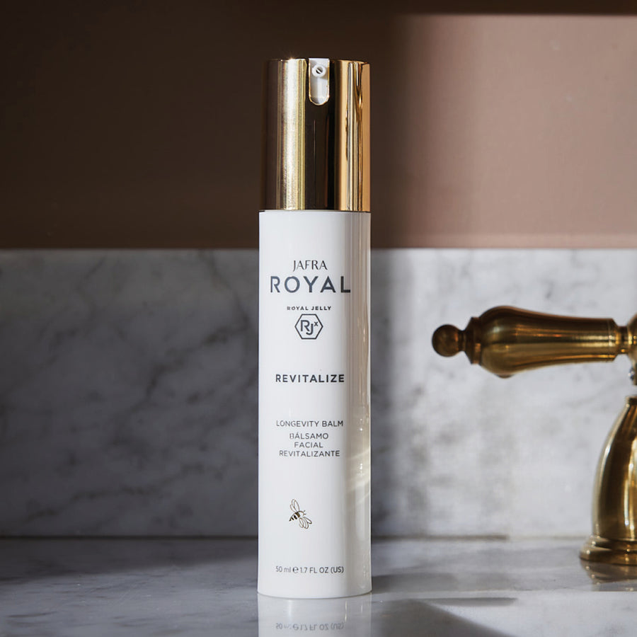 JAFRA ROYAL Revitalize Necessities Bundle